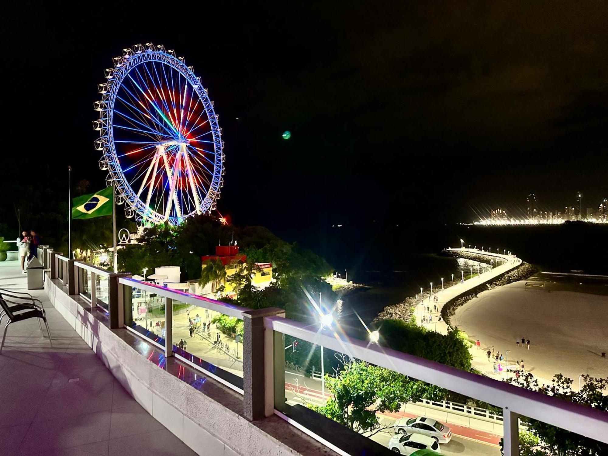Roda Gigante, Garagem E Piscina บัลเนอาริโอ กังโบริว ภายนอก รูปภาพ