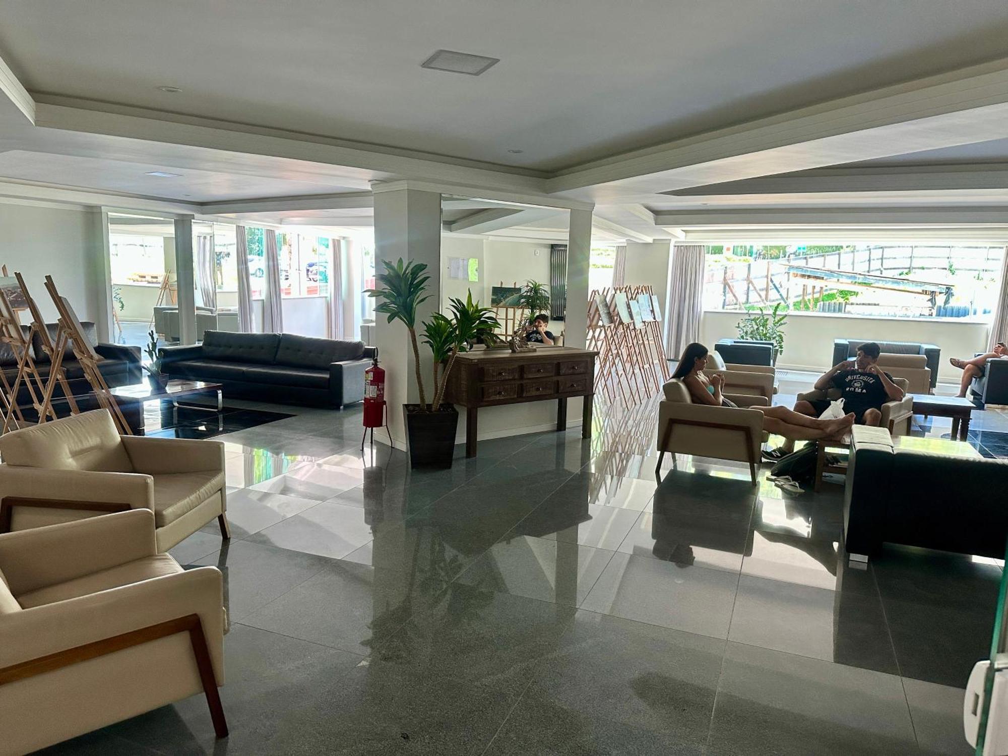 Roda Gigante, Garagem E Piscina บัลเนอาริโอ กังโบริว ภายนอก รูปภาพ